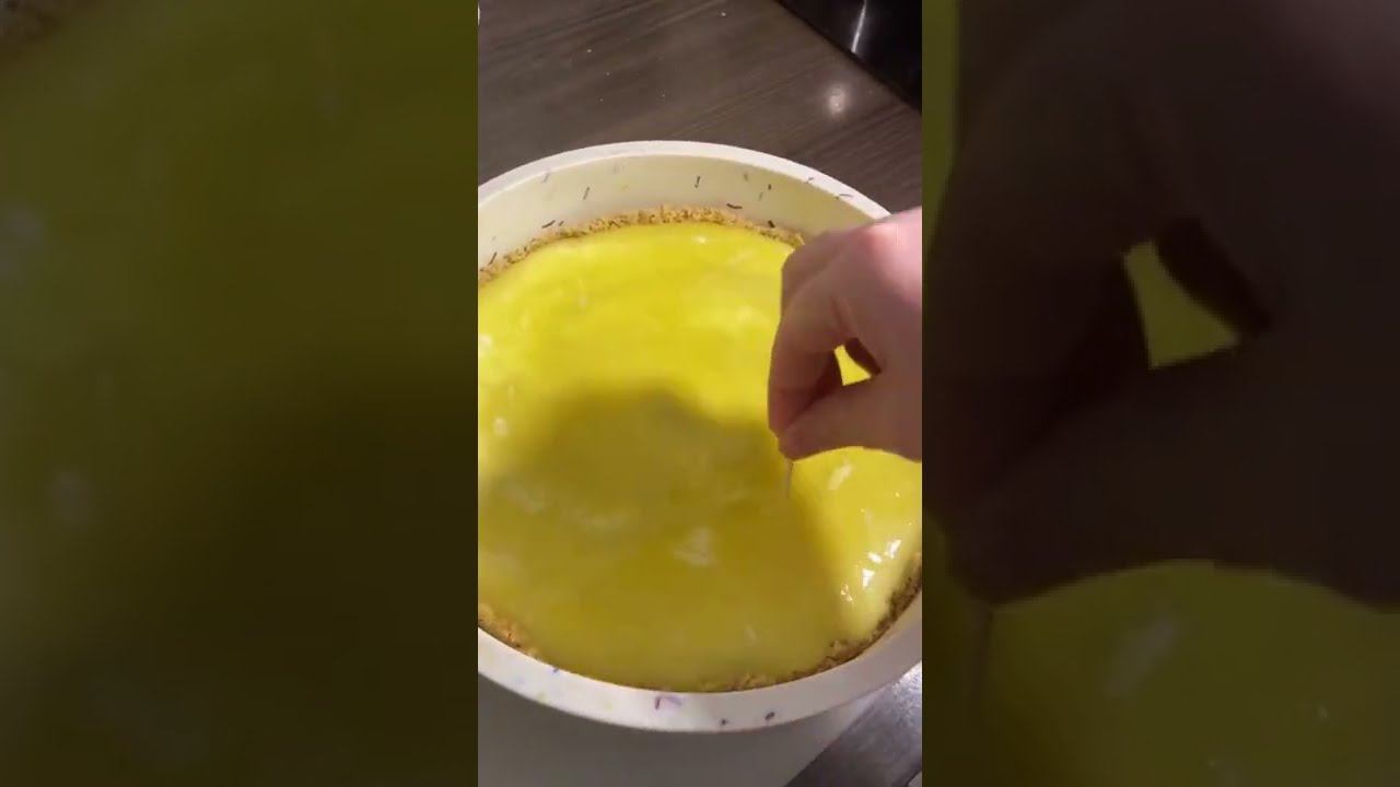 Чизкейк творожный. Вкусно, просто и очень быстро!