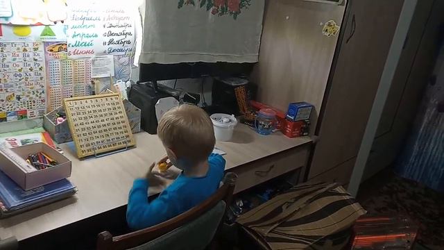2018-12-13 Олежка грусно поет