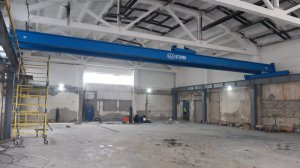 Мостовой двухбалочный кран 5 т. 
Производитель ООО "БТ КРАН"
сайт: www.btkran.com
тел.: +7(495)229-0