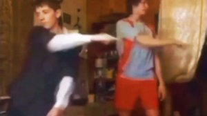 Танец тектоник / Tecktonik - самый модный танец молодёжи 90-х