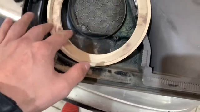 Замена штатной акустики в Audi A4 B5 на DL Audio Gryphon PRO 165 смотреть онлайн