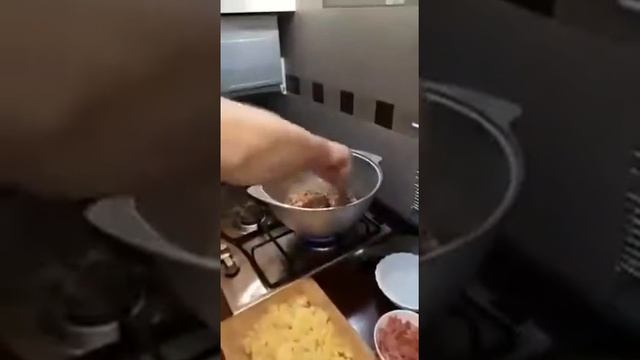 Приготовление самой простой солянки!! смотреть онлайн