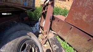 ИЗ ЗИЛА В ПРИЦЕП ДЛЯ ПЕРЕВОЗКИ ЗЕРНА