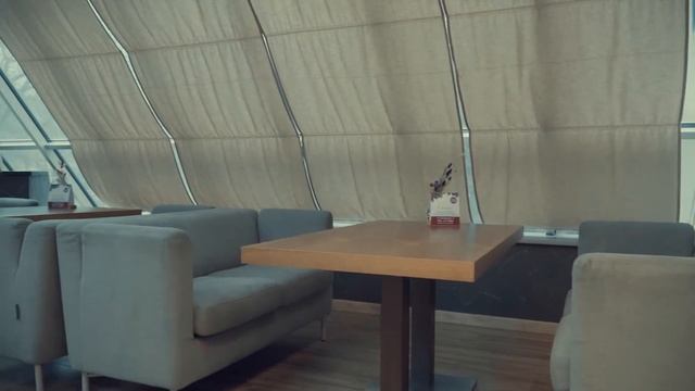 Семейный ресторан The Garden смотреть онлайн