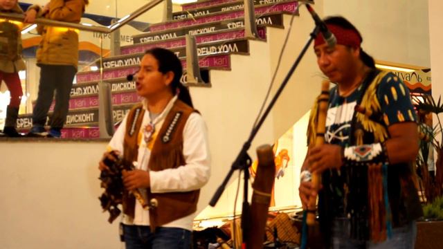 Веселая песня. Индейцы Inty «Pakarina» & Rumi «Ecuador Indians». смотреть онлайн