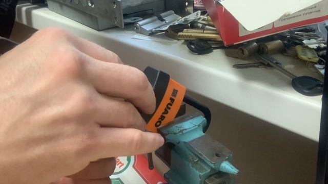Вскрытие навесного замка фирма FUARO Краснодар вся информация в описании ? смотреть онлайн