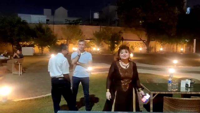 У меня Юбилей! Друзья разъехались. Но приехала дочка и Ашок.Отметили маленькой,но тёплой компанией. смотреть онлайн