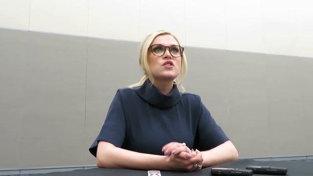 Eliza Taylor in The 100 Press Room at WonderCon 2019 смотреть онлайн