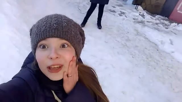 #гуляюсдрузьями #учимЛуню прыгать на скакалке смотреть онлайн