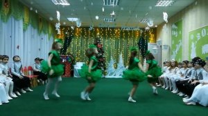 Танец Ёлочек (старшая группа)