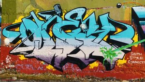 ГРАФФИТИ  НА  БЕЛОКАМЕННОЙ