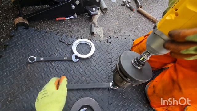 Peugeot Traveller  2017 Rear Wheel Bearing Removal