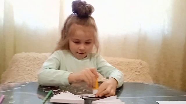 Зайчик из бумаги . Весёлая поделка на новый год . смотреть онлайн