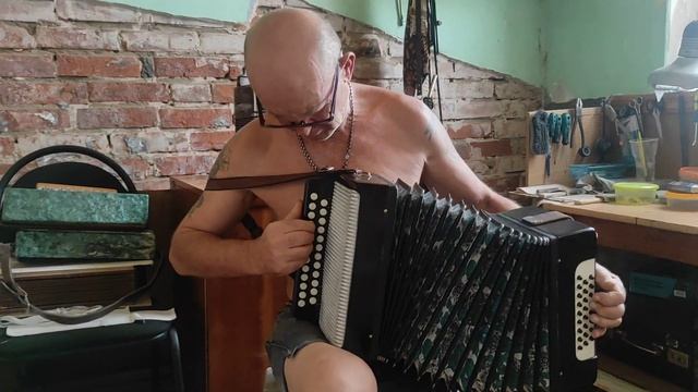 Анонс. На подходе гармонь Кировский Восток, соль мажор. Товарищ пробует. смотреть онлайн