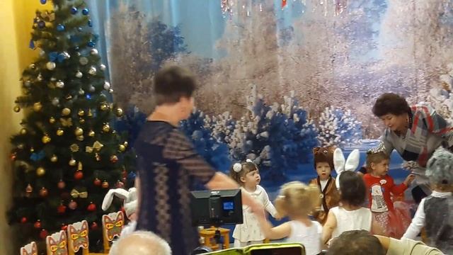 Вероника снежинка. Первый праздник в детском саду