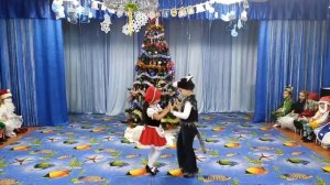 Сценка новогоднего утренника "Встреча Красной Шапочки и Серого Волка"