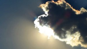 Футаж Солнце за Тучами. Солнце Выходит из-за Туч. Солнце и Тучи. Футажи для видеомонтажа