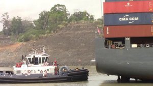 Container Ship HANNAH SCHULTE at Gamboa - Panama Canal - Gaillard Cut (April 28, 2017)