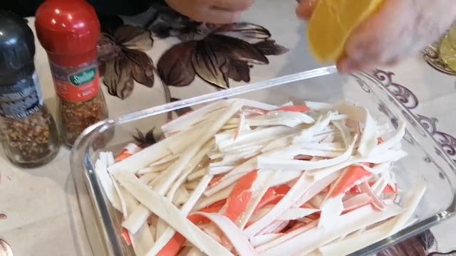 ЗАКУСКА ИЗ САМЫХ ДЕШЕВЫХ ПРОДУКТОВ. Маринованные крабовые палочки. ПРОВЕРКА РЕЦЕПТА. смотреть онлайн