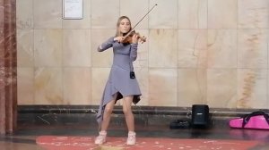 Русская Ванесса Мэй. #СкрипачкаНаВокзале #НеоцененныеТаланты