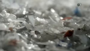 Парковые скамейки из молочных канистр  “Сделано из вторсырья“