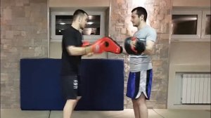 Как бить кулаком, костяшками. Жесткий удар. "Молоточки"