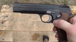 73.Пистолет Сиг Зауэр П 210.