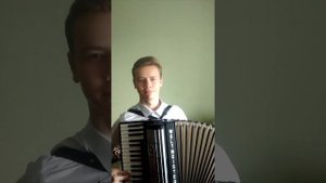 Тече вода в ярок.