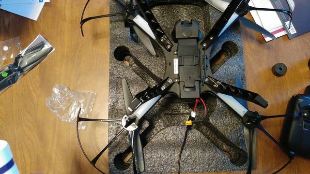 INSERTING BATTERY INTO CONTIXO PRO PERFORMANCE DRONE F17+ 4K UHD FOR $220 + CHARGING смотреть онлайн