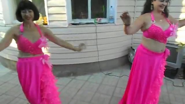 Восточные красавицы с танцем Радуга