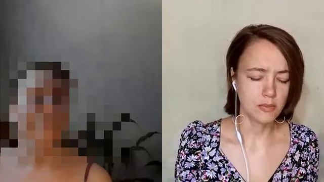 Она открывает третий