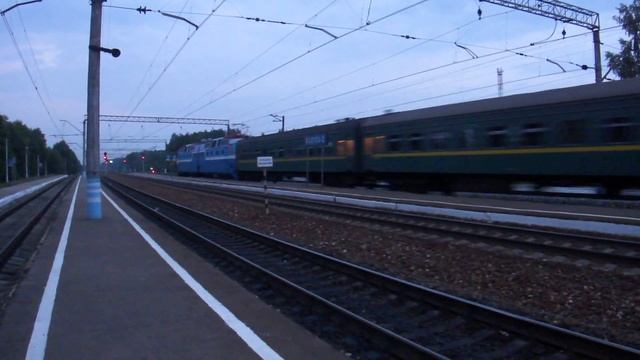 Скорый поезд №47 "Молдова" Москва - Кишинев. Поезд из Москвы. Калуга-2. The train Moscow-Kishinev смотреть онлайн