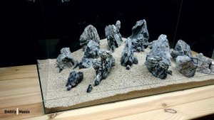 Композиция из камня Черный кварц. Для аквариума от 160 литров.