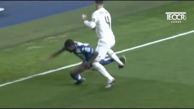 Сергио Рамос защищает ворота смотреть онлайн