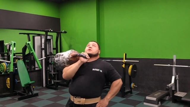 Ответка Михаила, на мой вызов! Жим гири 50 кг, на максимальное количество повторений, за 2 минуты!! смотреть онлайн