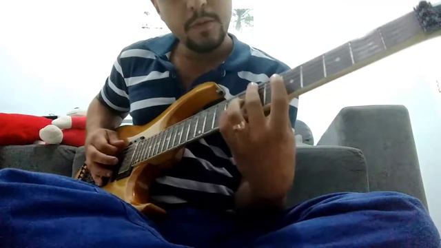 Super strato vs Les Paul смотреть онлайн