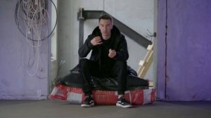 Ламинат на неровный пол не положить. Механизированная полусухая стяжка пола.