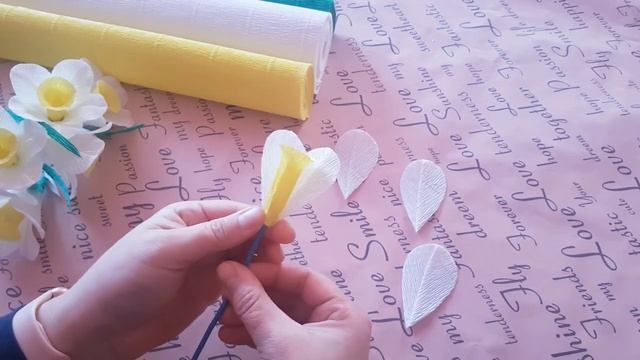 НАРЦИССЫ из гофро бумаги. Нежный весенний цветок. DIY смотреть онлайн