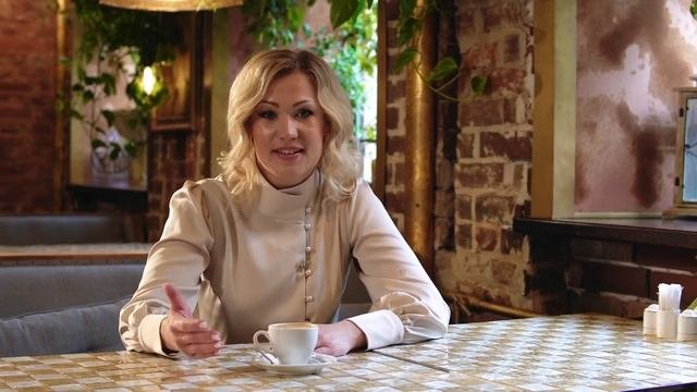Ведущая и вокалистка Светлана Пеньковская