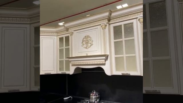 Кухня Валенсия Крем с патиной золото Заман мебель.
