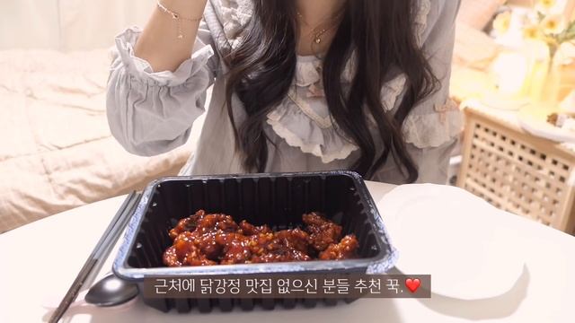 ENG)vlog?고구마 치즈볼 만들어서 불닭 수혈하고?뜨끈한 떡만둣국 끓여먹는 일상.?(크로칸슈,크럼블,중앙닭강정,주먹밥,크림파스타,멘보샤,오이무침,떡갈비,죠리퐁라떼,아이스홍시) смотреть онлайн