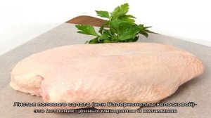 Салат с жареной куриной грудкой и овощами
