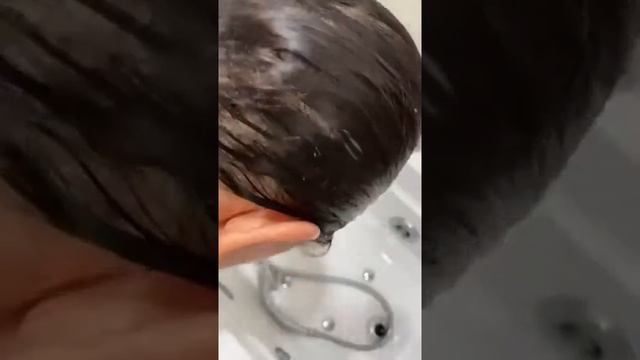 Твёрдый шампунь SHARMI HAIR от  GREENWAY в действии
