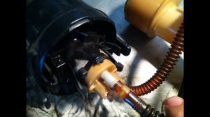 BMW E34 как заменить бензонасос БМВ Е34  how to replace a gasoline pump