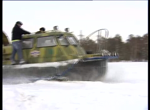 Проехали по рыбаку на Хивусе смотреть онлайн