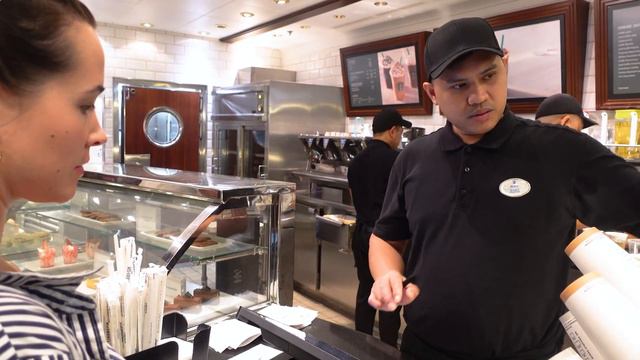 Royal Caribbean Cruise Vlog - Answering Cruise Questions and Food on the Independence of the Seas смотреть онлайн