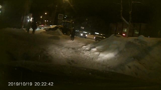 Подскользнулся Перед Машиной (Смотреть) смотреть онлайн