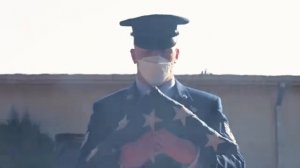 Что делают с американским флагом, если он испортился / как его утилизируют