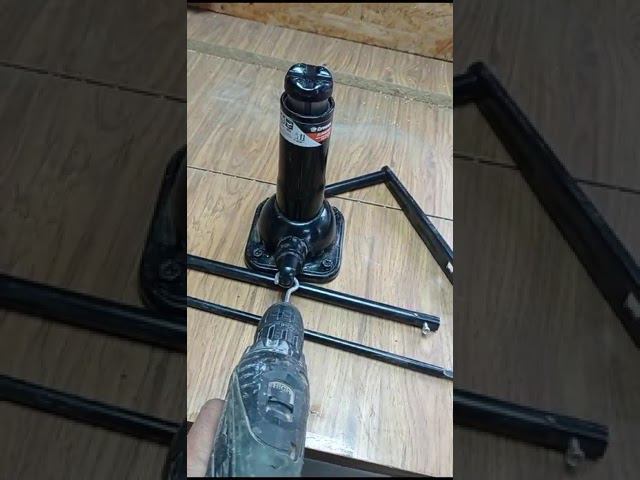 Домкрат автомобильный Винтовой Механический Ермак 8086, 2 т. смотреть онлайн