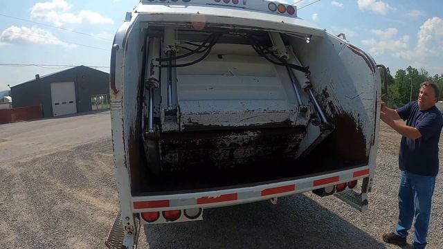 2002 Chevrolet 20 Yard  A14401 смотреть онлайн